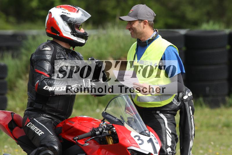 Archiv-2025/10 23.04.2025 Cornu Master School ADR/gruen-vert/313